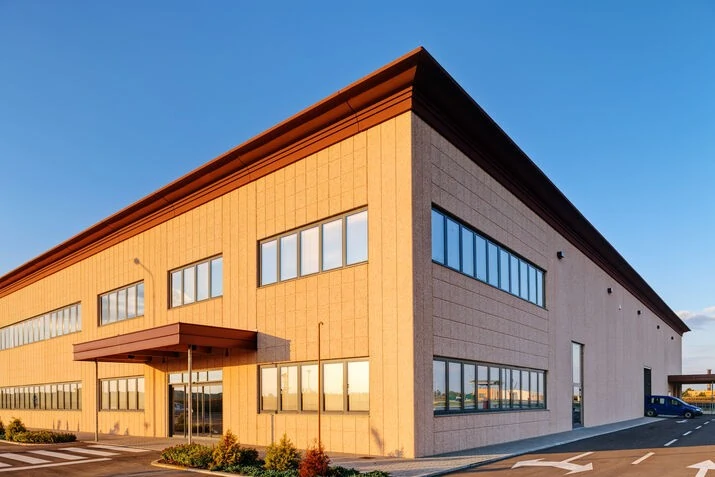 Commercial building with windows